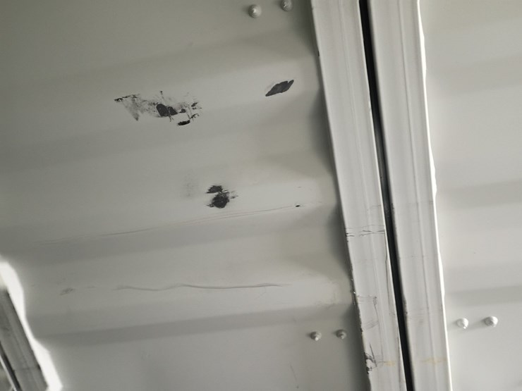 #l110-000-•-40ft-container-[damaged]-image-33