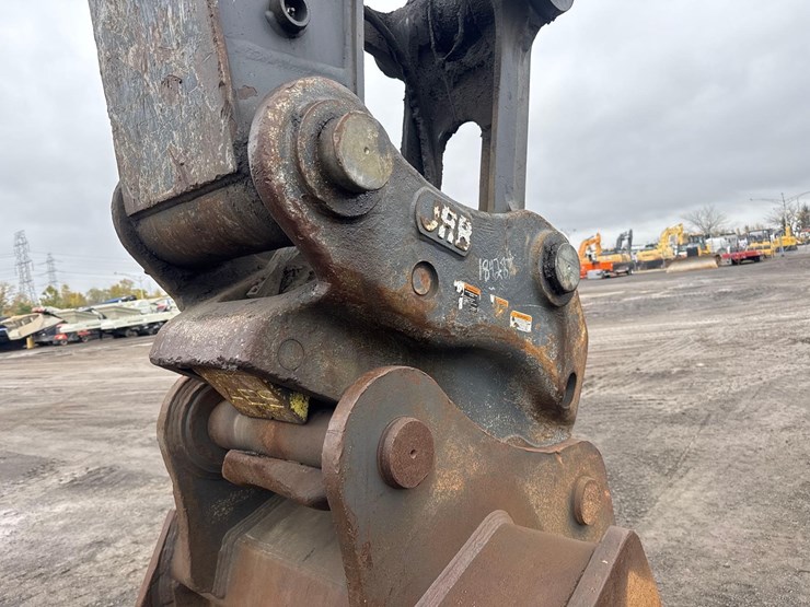 2023-john-deere-350-image-15