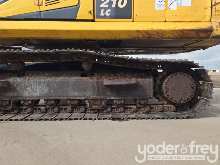2015-komatsu-pc210-image-10
