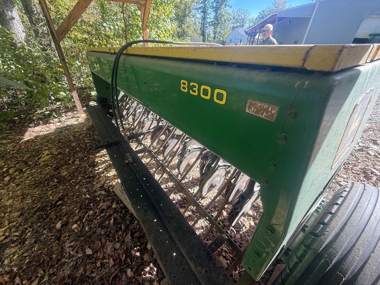 john-deere-8300-image-3