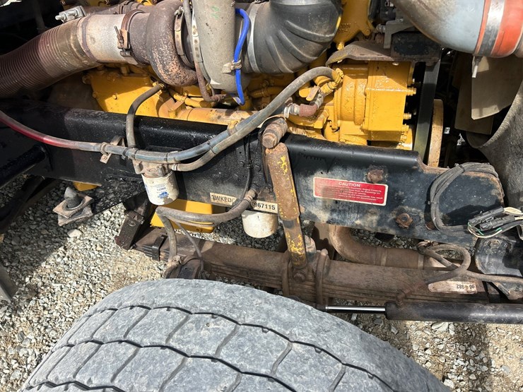 2001-caterpillar-c15-image-47