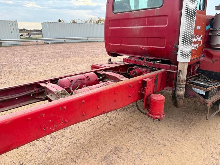 mack-dm690s-image-26