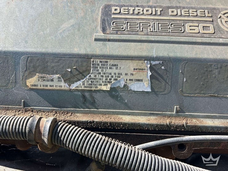 1993-freightliner-fld120-t/a-wet-kit-sleeper-cab-tractor-truck-image-10