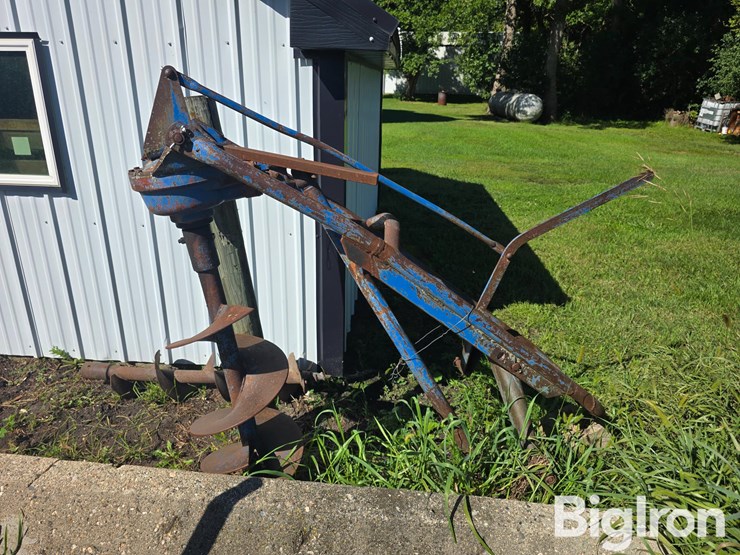 ford-3-pt-post-auger-image-4