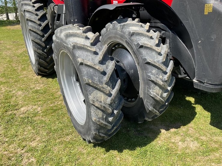 2022-case-ih-magnum-310-cvx-image-12