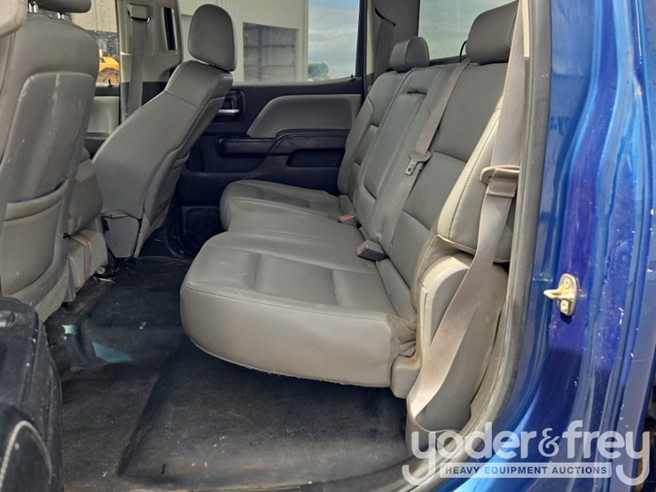 2015-chevrolet-silverado-2500-image-28