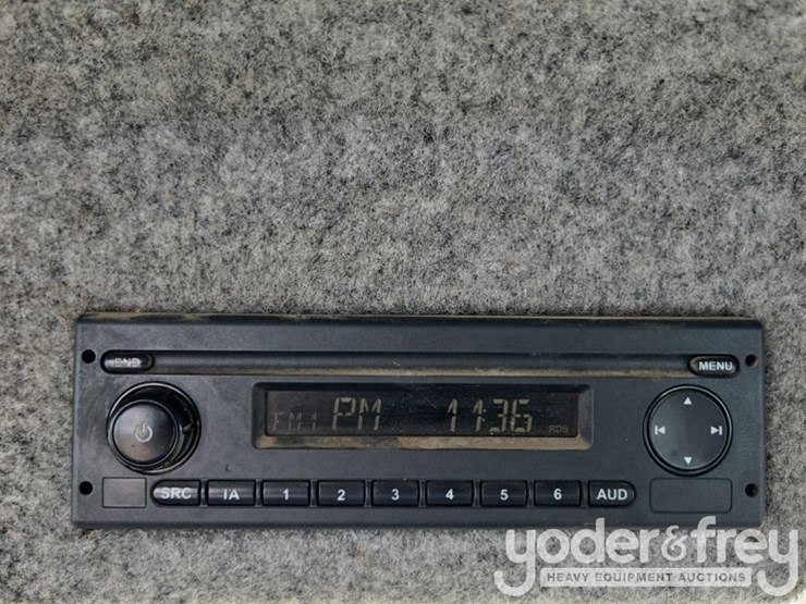 2020-deere-310sl-image-60