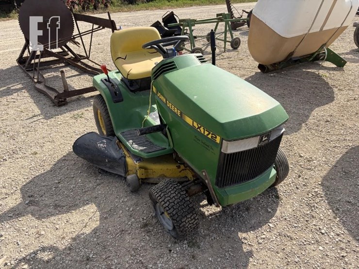 john-deere-lx172-image-1