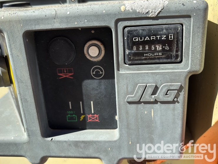 2015-jlg-3246es-image-19
