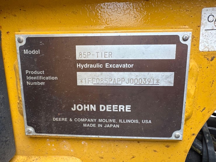 2024-john-deere-85-image-10