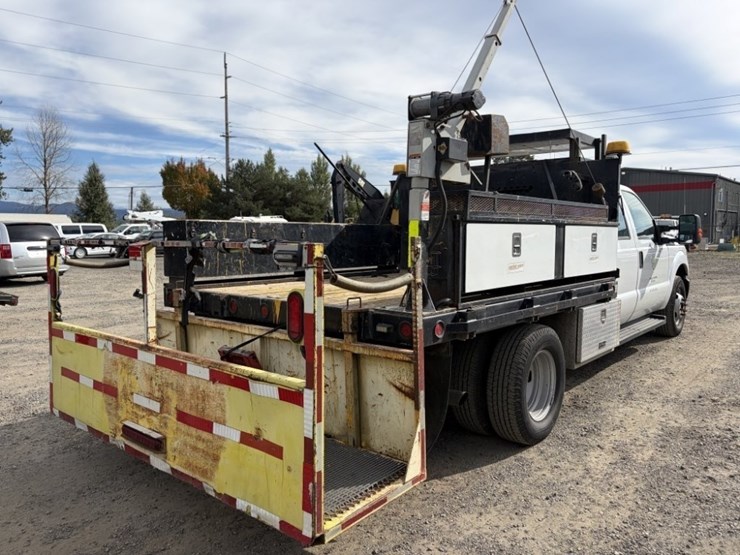 2011-ford-f350-image-4