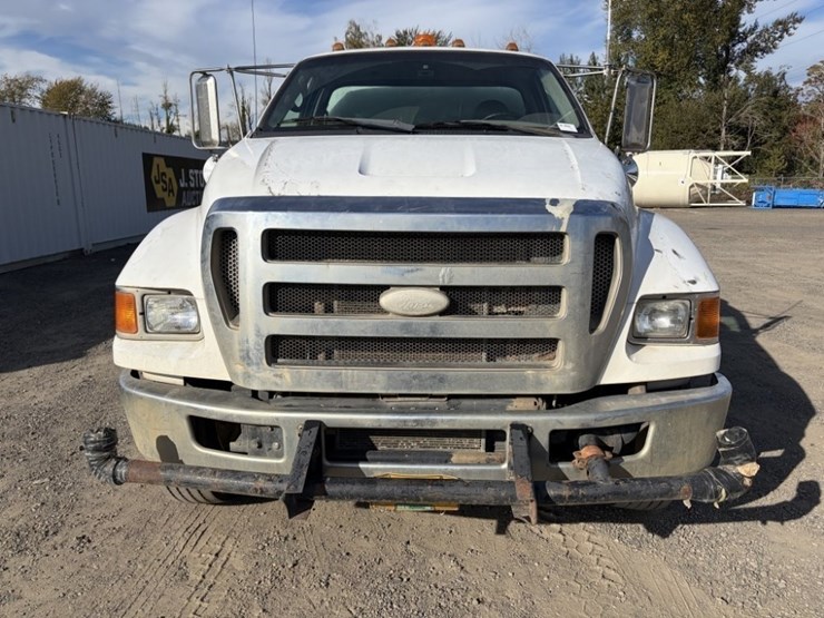 2008-ford-f650-image-8