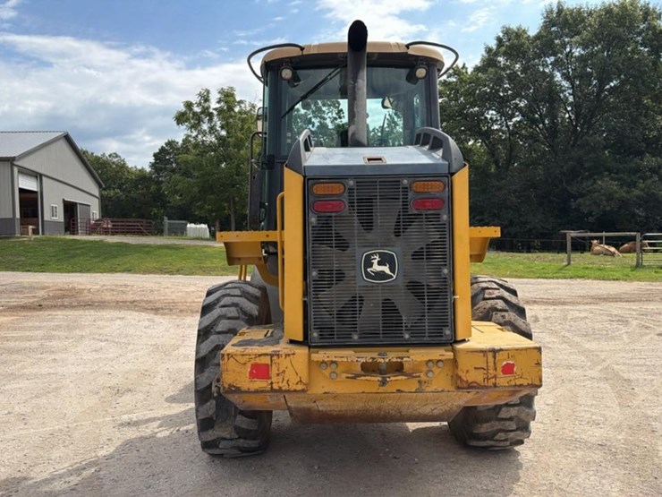 2007-deere-444j-image-3