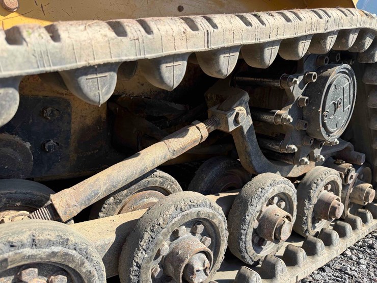 2010-caterpillar-257b2-image-14
