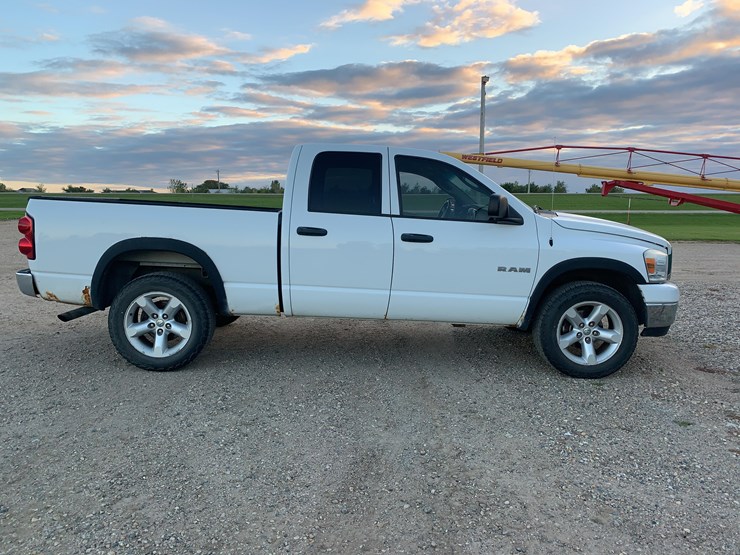 2008-dodge-1500-image-4
