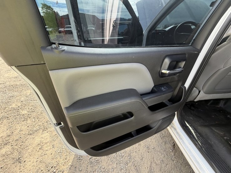 2014-gmc-sierra-1500-crew-cab-4x4-pickup-image-22