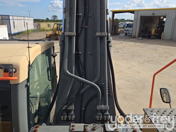 2016-volvo-ec350el-image-52