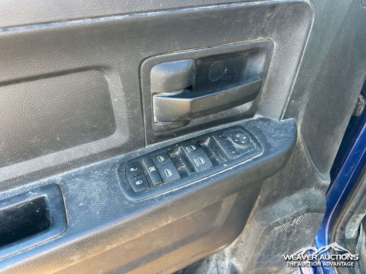 2016-dodge-1500-image-24