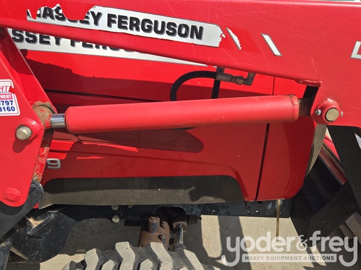 2010-massey-ferguson-1529-image-24