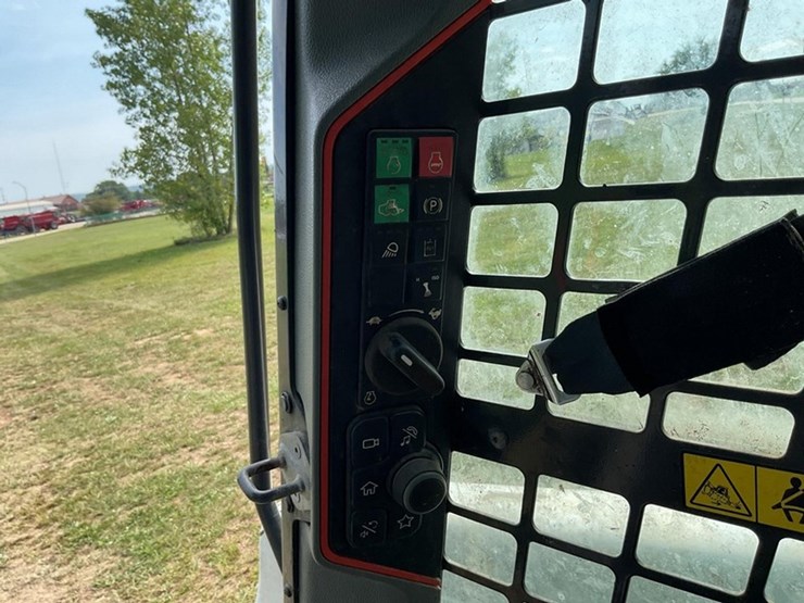 2021-bobcat-s64-image-14