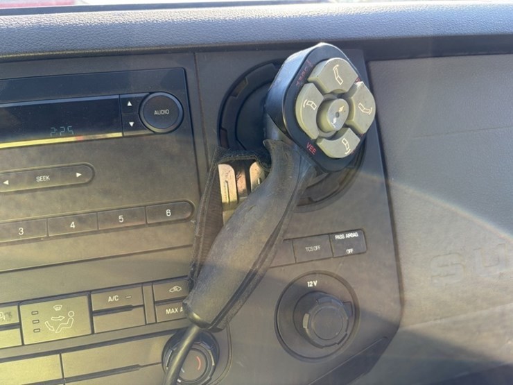 2011-ford-f350-image-40
