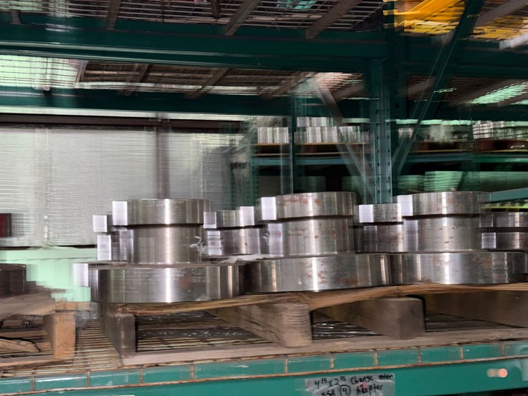 section-of-(18)-1-13/16”-15m-x-2-9/16”-10m-dsa’s-(14)-size-range-1-13/16”---7-1/16”-3m-10m-spacer-spools-&-x-over’s-image-10