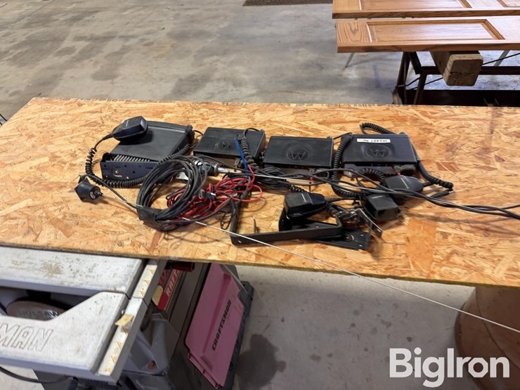 motorola-vhf-hiband-radios-image-6