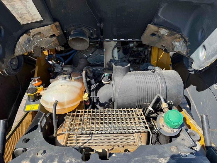 2017-deere-331g-image-17