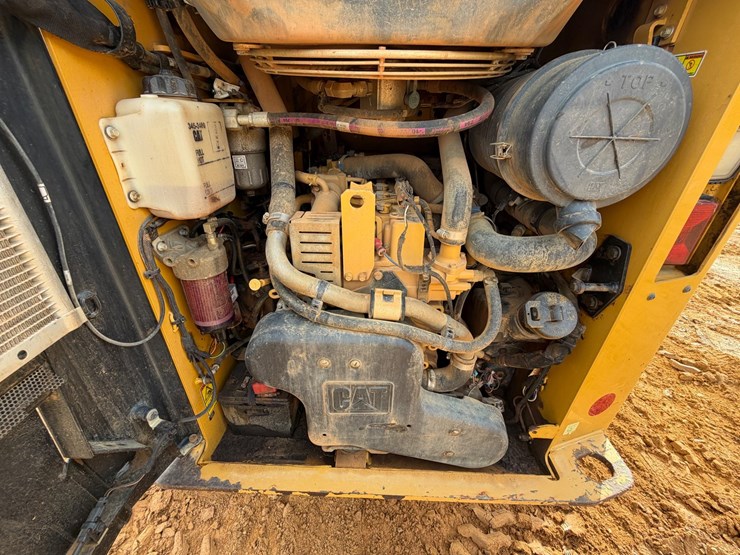 caterpillar-259d-image-39