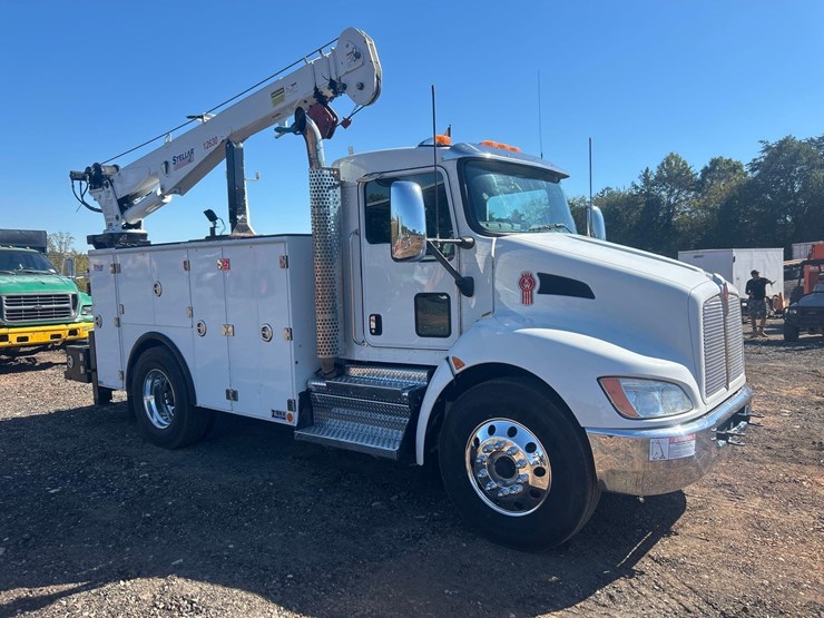 2018-kenworth-t300-image-2