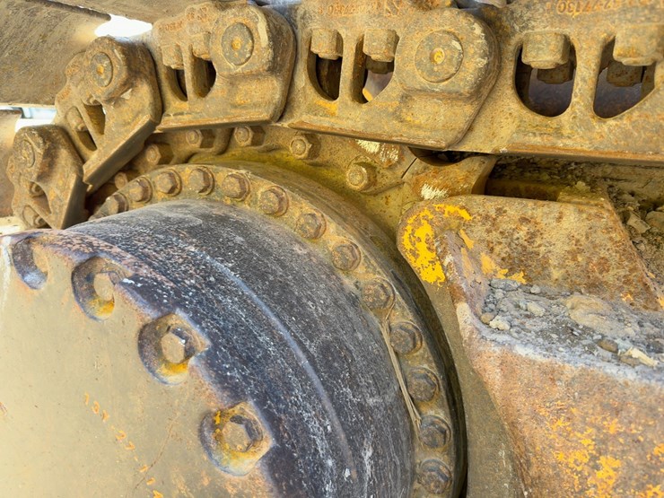 2014-komatsu-d61ex-23-image-19
