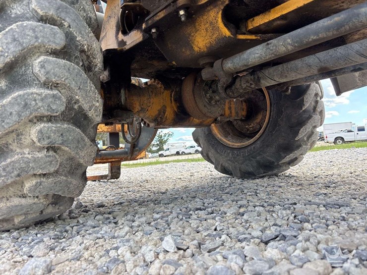 deere-244j-image-26