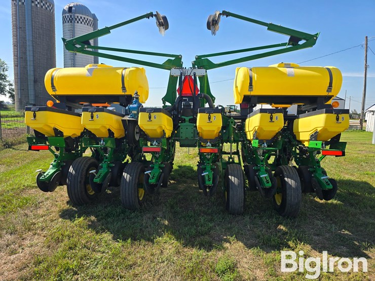 2017-john-deere-1765-image-6