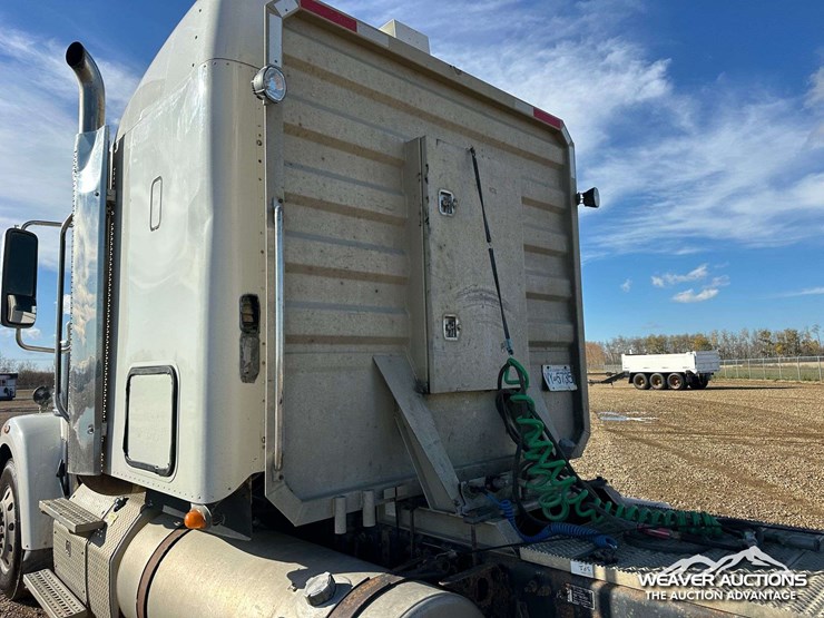 2012-freightliner-coronado-122-image-69