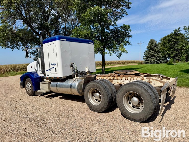 2005-peterbilt-385-image-7