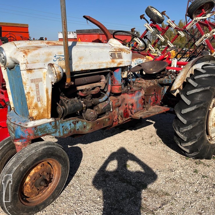 FORD 900