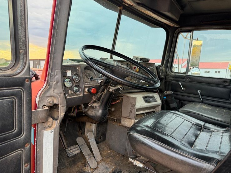 mack-dm690s-image-57