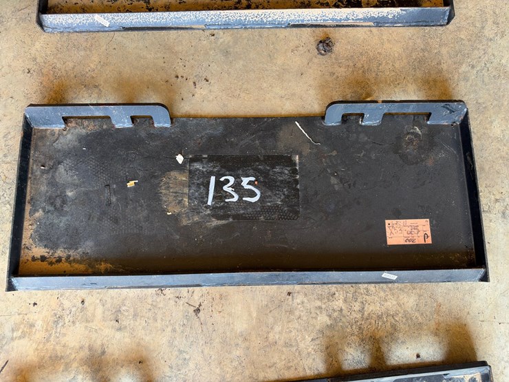 #135-•-skid-steer-weld-on-quick-attach-mounting-plate-image-1