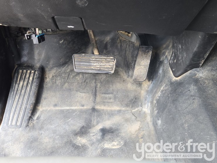 2015-chevrolet-silverado-2500-image-48
