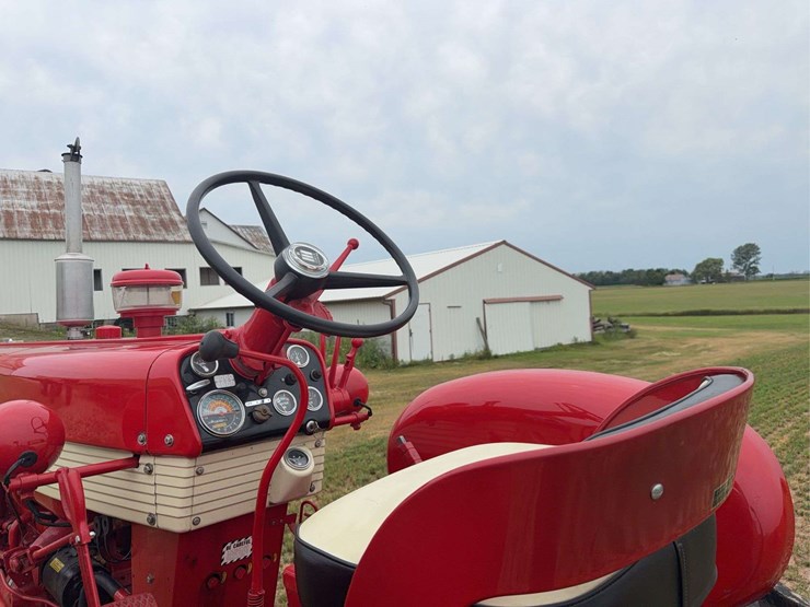 farmall-560-diesel-hi-clear-image-37