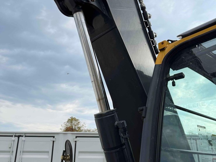 2019-deere-75g-image-12