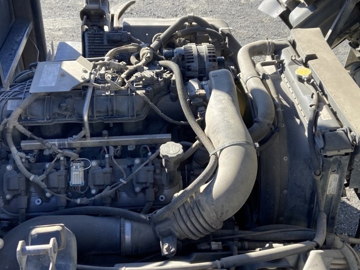 2013-isuzu-npr-image-50