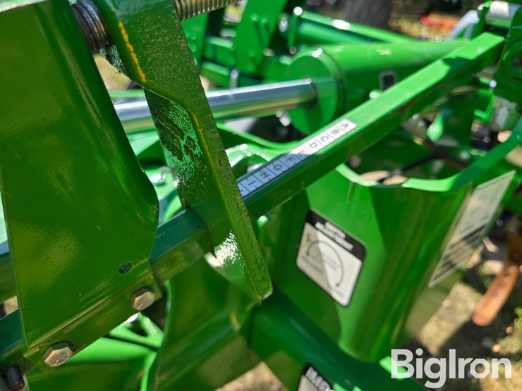 2022-john-deere-2430-image-19