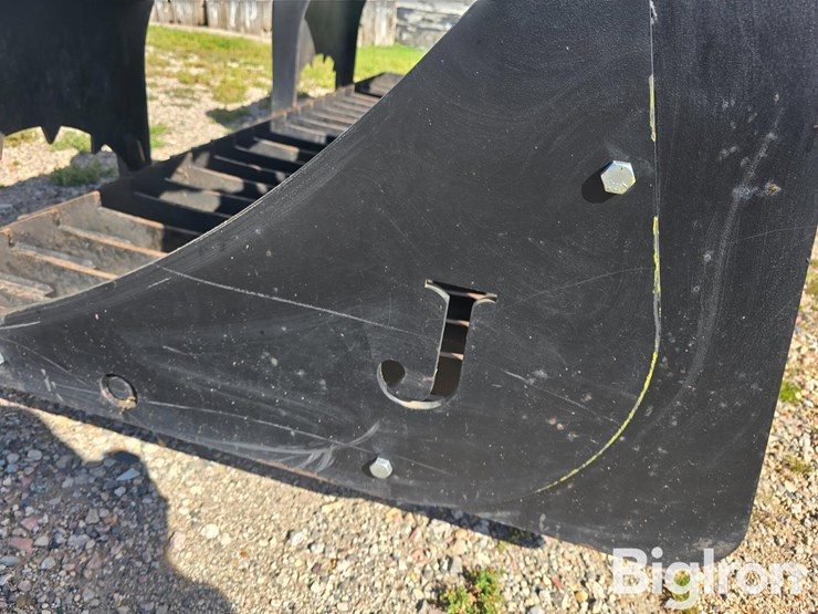 skid-steer-grapple-bucket-image-15