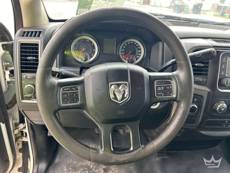 2018-ram-5500-4x4-palfinger-stake-bed-gas-cylinder-delivery-truck-image-13