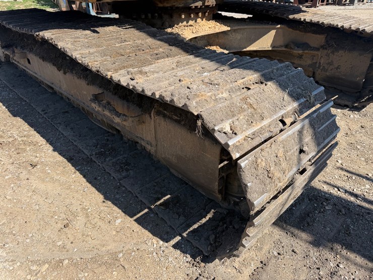 caterpillar-320e-image-24