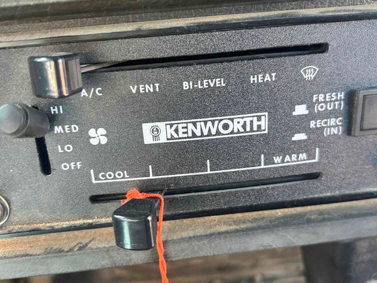 1988-kenworth-t800-image-23
