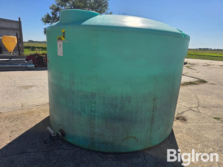 ace-roto-mold-1500-vertical-poly-tank-image-7