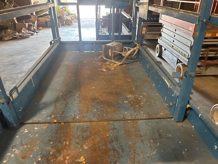 #154-•-genie-gs-2646-electric-scissor-lift-image-8