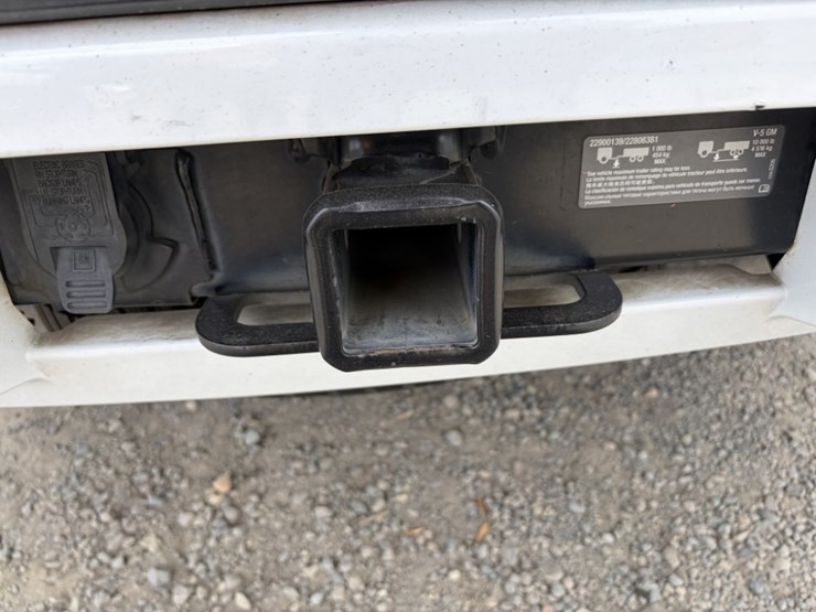 2016-chevrolet-tahoe-image-19